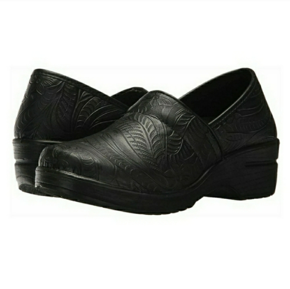💎NWOB Easy Works Black Embossed Non-Slip Clogs